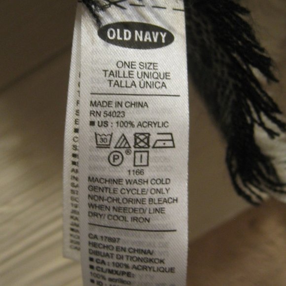 Old Navy BLACK & WHITE PLAID scarf / wrap - Picture 2 of 4